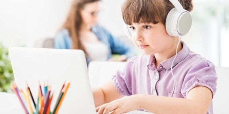 როგორ უნდა მოიქცეთ თუ გსურთ თქვენმა შვილმა სწავლა დისტანციურად გააგრძელოს