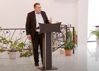 ვიდეო – კონსტანტინე შარაშენიძე ,,ქართულ ოცნებას” ზეწოლაში ადანაშაულებს – მერობის კანდიდატის ბრიფინგი