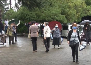 გაზრდის თუ არა ლატარეა ვაქცინირებულთა რიცხვს – რას ფიქრობენ ოზურგეთში