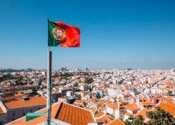 პორტუგალია პირველი ოქტომბრიდან ყველა კოვიდშეზღუდვას გააუქმებს