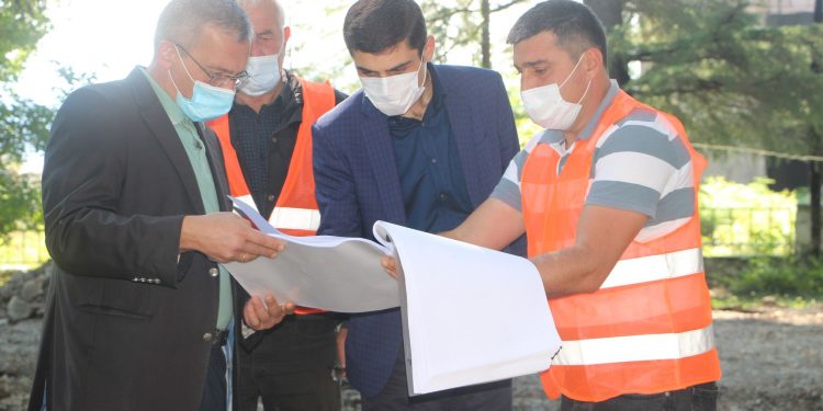 ოზურგეთში კულტურისა და დასვენების პარკის სარეაბილიტაციო სამუშაოები დაიწყო