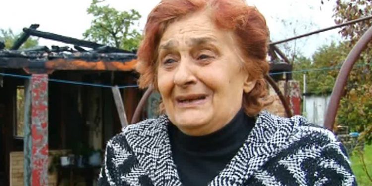 ”მეც მინდოდა ცეცხლში შევარდნა…” -მეხის დაცემის შედეგად ლანჩხუთში მარტოხელა ქალს სახლი მთლიანად დაეწვა