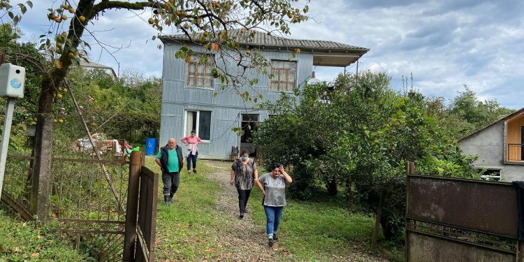 ვიდეო – სოფელ მერიაში სტიქიის შემდეგ ბაქანიძეების ოჯახი საცხოვრებელს ტოვებს