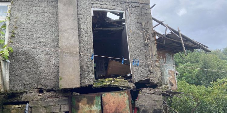 ლანჩხუთში სტიქია გრძელდება – დაზიანებულია გზები და სახლები