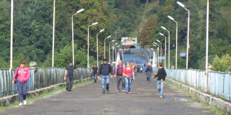 გალში მე-11 კლასის ჩათვლით ქართულ ენაზე სწავლება აიკრძალა