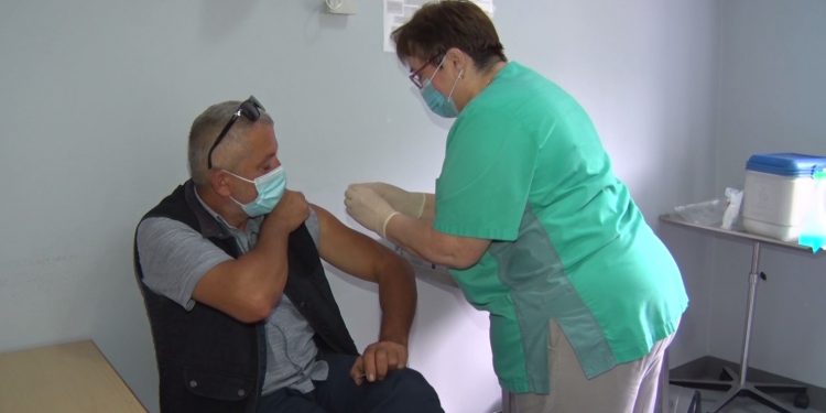 შეკვეთილში, სამედიცინო ცენტრ „დოსტაქარში“ მოსახლეობის ვაქცინაცია მიმდინარეობს