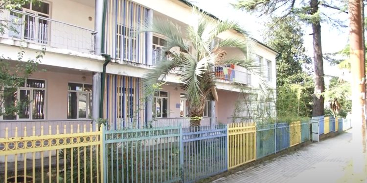 ვიდეო – ოზურგეთის რომელ საბავშვო ბაღში არ დაიწყება სწავლა 4 ოქტომბერს