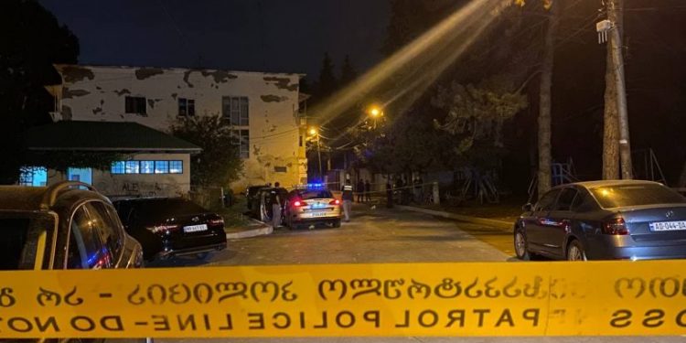 სისხლიანი გარჩევა წყნეთში – დაჭრილია 2 პირი