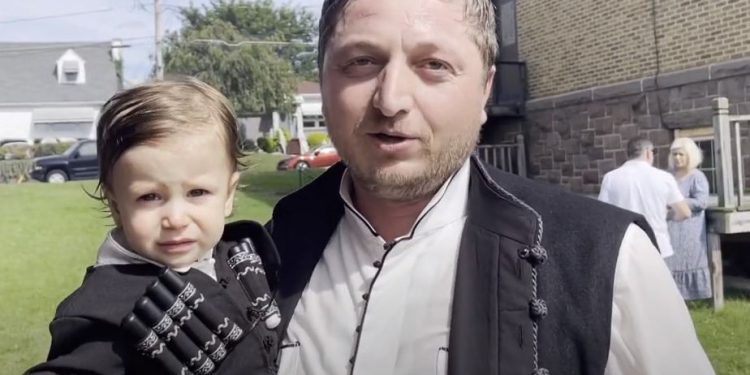 ”ძალიან ბედნიერები ვართ” – გურულმა ემიგრანტებმა ამერიკაში ემოციური შეხვედრა გამართეს