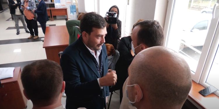 ვიდეო- ხმაური ოზურგეთის სასამართლოში