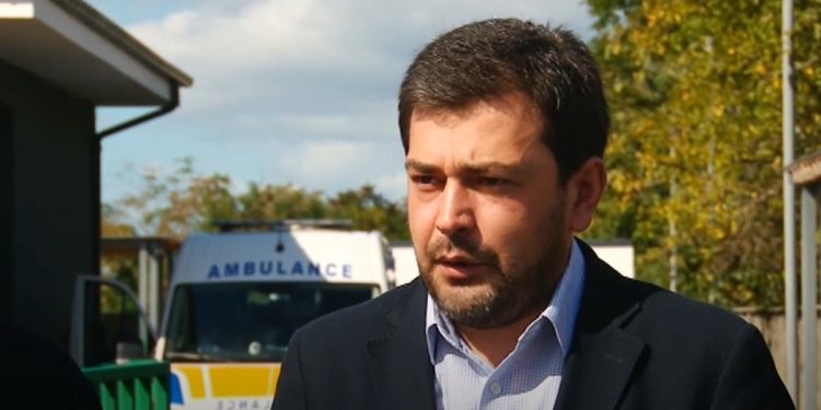 ვიდეო – ირაკლი ღლონტი ოზურგეთში სასწრაფო სამედიცინო მანქანების ნაკლებობაზე საუბრობს