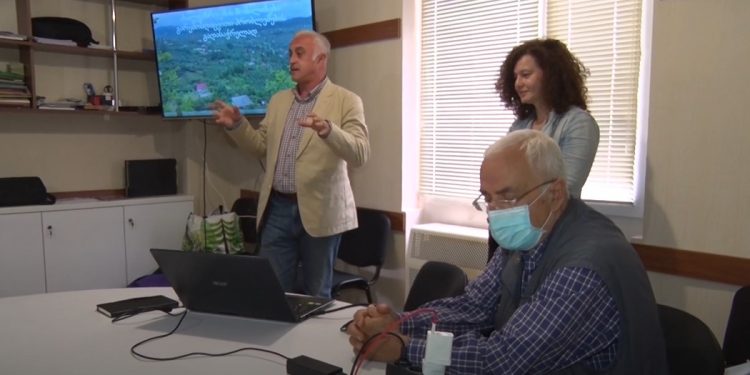 მყარი ნარჩენების შეკრება და მართვა – “კივიტას გიორგიკას” პროექტის წარდგენა ოზურგეთში