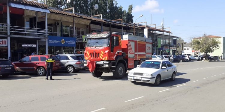 ვიდეო – ხანძარი ოზურგეთის ცენტრში