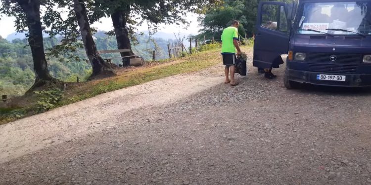 “არავის უნდა სოფელში გაჩერება უგზოობის გამო” – შიდა გზების პრობლემა სოფელ შრომაში