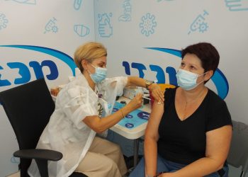 რა თანმდევი მოვლენები შეიძლება ახლდეს covid-ზე მესამე დოზით აცრას?