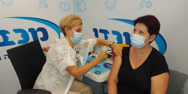 რა თანმდევი მოვლენები შეიძლება ახლდეს covid-ზე მესამე დოზით აცრას?