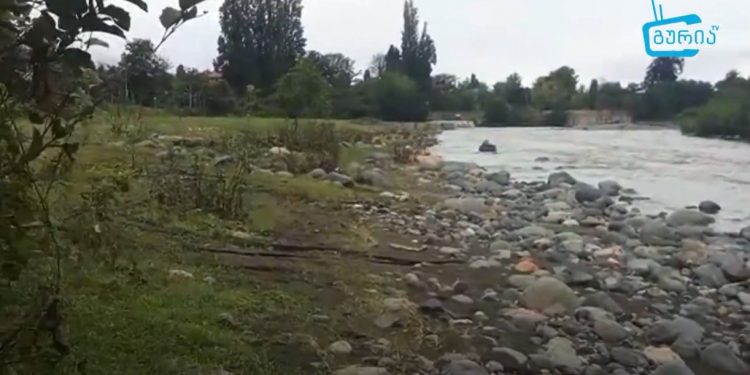 დანაგვიანებული მდინარე გუბაზაულის ხეობა ხიდისთავში