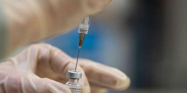 გახდება თუ არა სამედიცინო პერსონალისა და მასწავლებლებისთვის აცრები სავალდებულო – გამყრელიძის პოზიცია