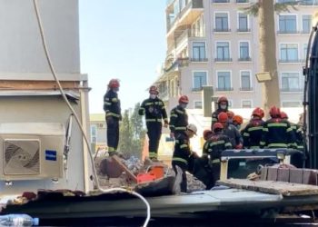 მაშველებმა ბათუმში, საცხოვრებელი კორპუსის ნანგრევებიდან მცირეწლოვანი ბავშვის და ქალის ცხედრები ამოიყვანეს