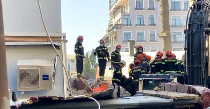 მაშველებმა ბათუმში, საცხოვრებელი კორპუსის ნანგრევებიდან მცირეწლოვანი ბავშვის და ქალის ცხედრები ამოიყვანეს