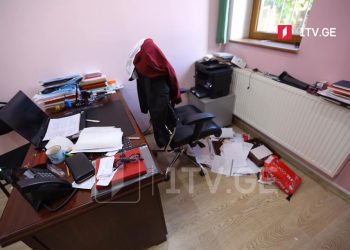 მოქალაქეები აცხადებენ, რომ გოგელიას კლინიკაში, გრიპის ვაქცინის ნაცვლად, C ვიტამინი გაუკეთეს