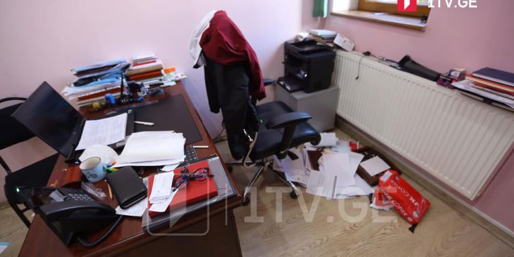 მოქალაქეები აცხადებენ, რომ გოგელიას კლინიკაში, გრიპის ვაქცინის ნაცვლად, C ვიტამინი გაუკეთეს