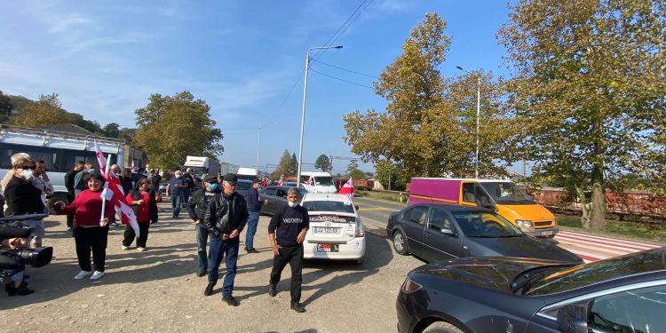 თბილისში დაგეგმილ აქციაზე დასასწრებად გურიიდან მიხეილ სააკაშვილის მხარდამჭერები გაემგზავრნენ