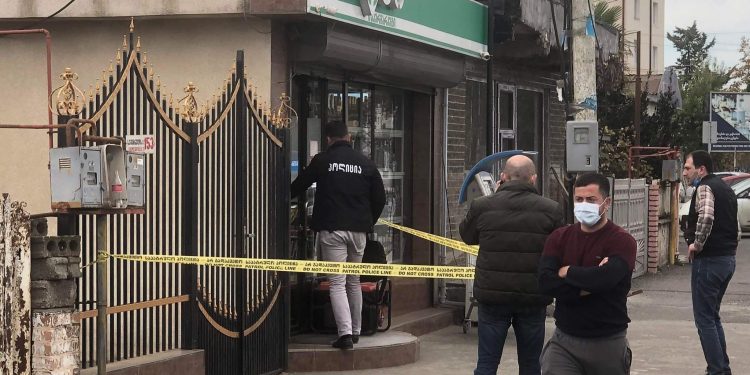 ფოთში ახალგაზრდა ქალი დაჭრეს