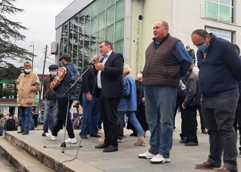 ,,მქონდა შემოთავაზებები სხვადასხვა თანამდებობებზე, სოლიდური ხელფასით და არ დავთანხმდი, ხალხმა ამირჩია და ხალხი გადაწყვეტს ვინ იქნება ოზურგეთის მერი” – კოტე შარაშენიძე