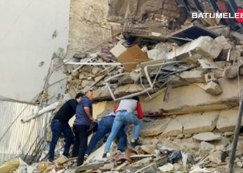 „შემიძლია სუნთქვა“ – ჩამონგრეული კორპუსის ნანგრევებიდან ადამიანების ხმა ისმის