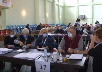 ოზურგეთის საოლქო კომისიის მიერ ბიულეტენების დათვლა