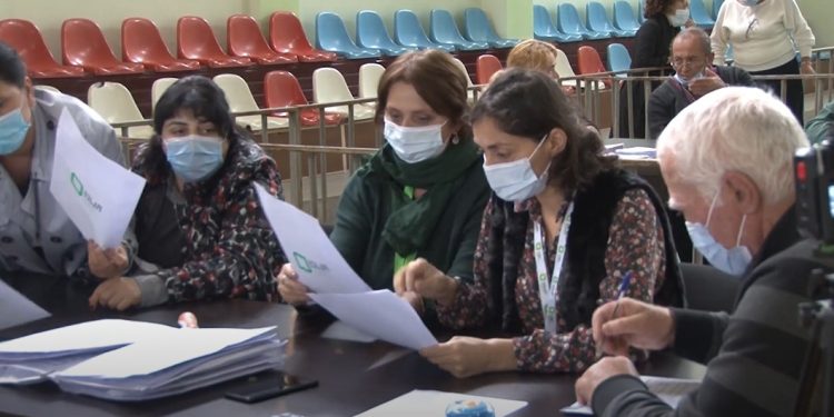 საჩივრების განხილვა ოზურგეთის საოლქო-საარჩევნო კომისიაში