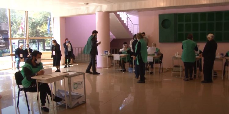 როგორ ემზადება მეორე ტურისთვის ოზურგეთის საოლქო საარცევნო კომისია