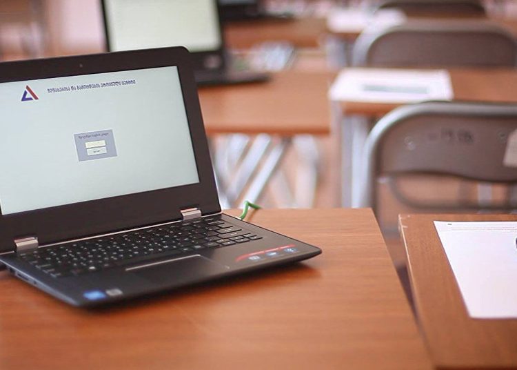 განათლების სამინისტრო აბიტურიენტებს 2022 წლის ერთიან ეროვნულ გამოცდებზე ჩასაბარებელ მესამე სავალდებულო საგნებს შორის მეტი არჩევანის შესაძლებლობას სთავაზობს