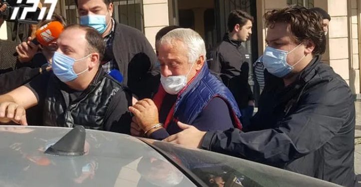 კორპუსის ჩამონგრევის საქმეზე დაკავებული მუშა – მაბრალებენ ყველაფერს