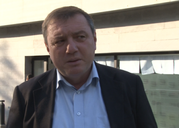 კონსტანტინე შარაშენიძე მმართველ პარტიას ამომრჩევლის დაშინებასა და მოსყიდვაში ადანაშაულებს
