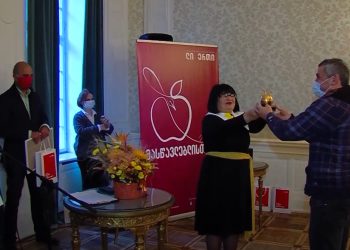 „ვწერ მასწავლებლისთვის“ – ლიბერთი ბანკმა ლიტერატურული კონკურსის გამარჯვებული დააჯილდოვა