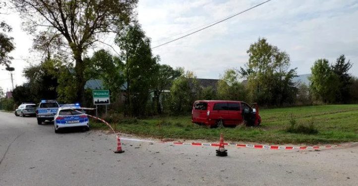 პოლონეთში საქართველოს მოქალაქე დააკავეს, რომელსაც ავტობუსით არალეგალი მიგრანტები გადაჰყავდა