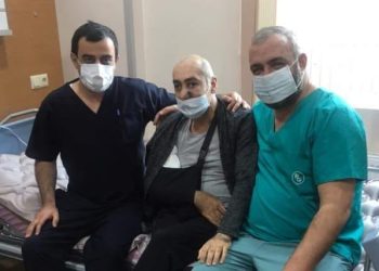 ბათუმში კორპუსის ნანგრევებიდან გადარჩენილი კაცი კლინიკიდან გაწერეს