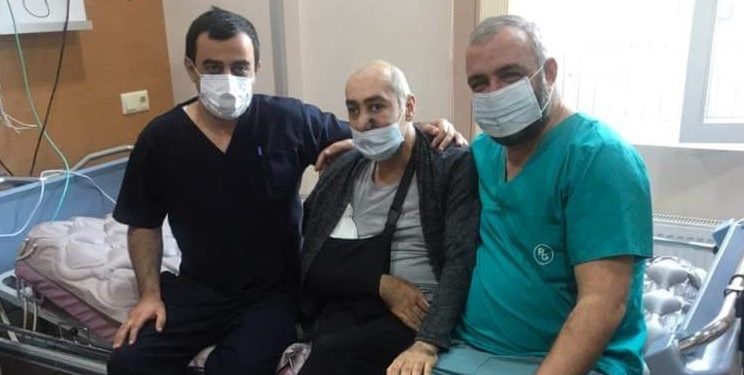 ბათუმში კორპუსის ნანგრევებიდან გადარჩენილი კაცი კლინიკიდან გაწერეს