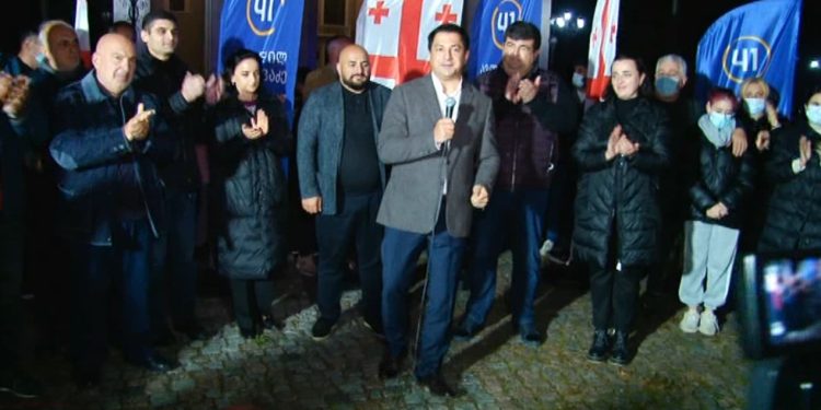 ვიდეო-“ქართული ოცნება” ოზურგეთში გამარჯვებას ზეიმობს