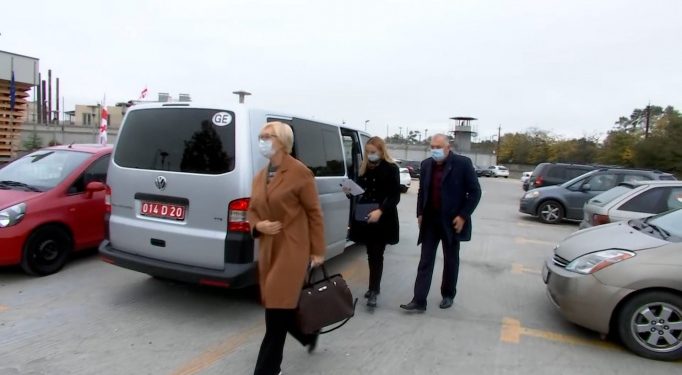 მიხეილ სააკაშვილის მოსანახულებლად რუსთავის N12 ციხეში უკრაინის ომბუდსმენი შევიდა