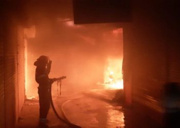 მარნეულის ბაზარში ხანძარია – იწვის მაღაზიები