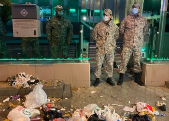 გირჩი – მეტი თავისუფლებამ სუს-ის შესასვლელთან ნაგავი დაყარა