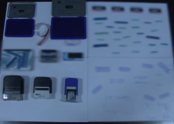 კრედიტის მისაღებად ყალბი დოკუმენტების დამზადების ბრალდებით 3 პირი დააკავეს