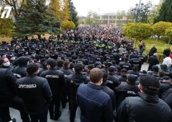 საქალაქო სასამართლოსთან, სააკაშვილის პროცესის პარალელურად, აქცია მიმდინარეობს