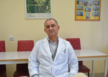 იუსტიციის მინისტრის რატი ბრეგაძის მამა მიხეილ სააკაშვილის მამას პასუხობს