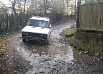 ქვემო აკეთის მოსახლეობა ხელისუფლებისგან გზის პრობლემის მოგვარებას ითხოვს