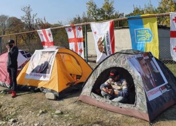 რუსთავში, მე-12 პენიტენციურ დაწესებულებასთან ამ დროისთვის 9 კარავია გაშლილი