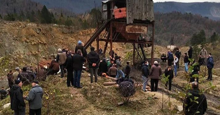 ტყიბულში, ქვანახშირის კარიერში ნახშირის მასა ჩამოიშალა, ნანგრევებში სავარაუდოდ, ორი ადამიანია მოყოლილი